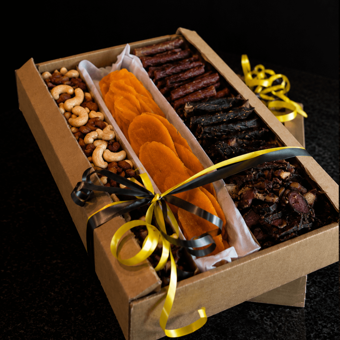 Opsie 5_ 2kg boksie met inhoud van eie keuse soos foto. Waarde kan wissel van R350 - R450 Home Breet Braai Slaghuis & Deli